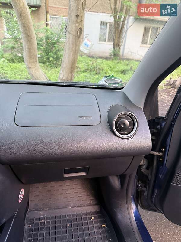 Хэтчбек Ford Fiesta 2004 в Херсоне