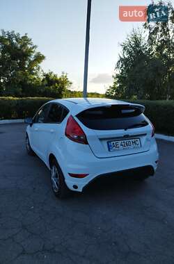 Хэтчбек Ford Fiesta 2011 в 