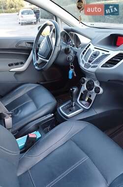 Хэтчбек Ford Fiesta 2011 в 