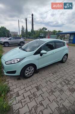 Хэтчбек Ford Fiesta 2016 в 