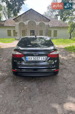 Седан Ford Fiesta 2014 в 