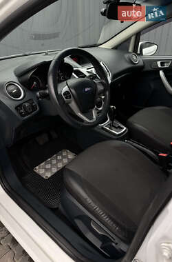 Хэтчбек Ford Fiesta 2012 в 