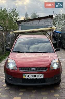 Хэтчбек Ford Fiesta 2006 в 