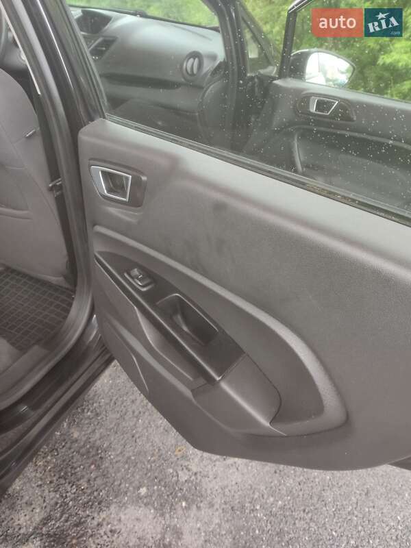 Седан Ford Fiesta 2014 в Харькове фото 10 Седан Ford Fiesta 2014 в Харькове