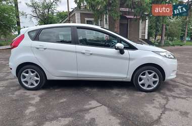 Хетчбек Ford Fiesta 2011 в 