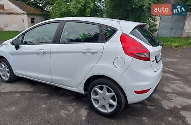 Хетчбек Ford Fiesta 2011 в 