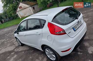 Хетчбек Ford Fiesta 2011 в 