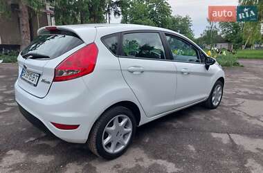 Хетчбек Ford Fiesta 2011 в 