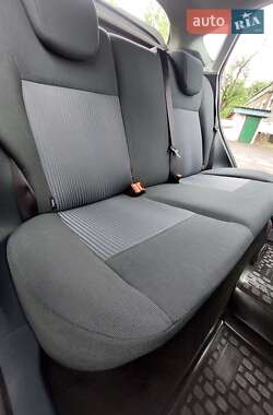 Хетчбек Ford Fiesta 2011 в 