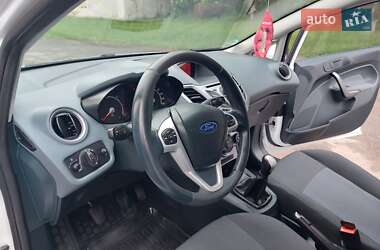 Хетчбек Ford Fiesta 2011 в 