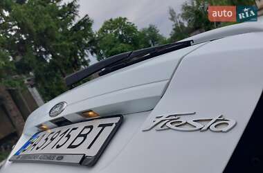 Хетчбек Ford Fiesta 2011 в 