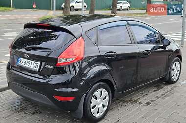 Хэтчбек Ford Fiesta 2012 в 