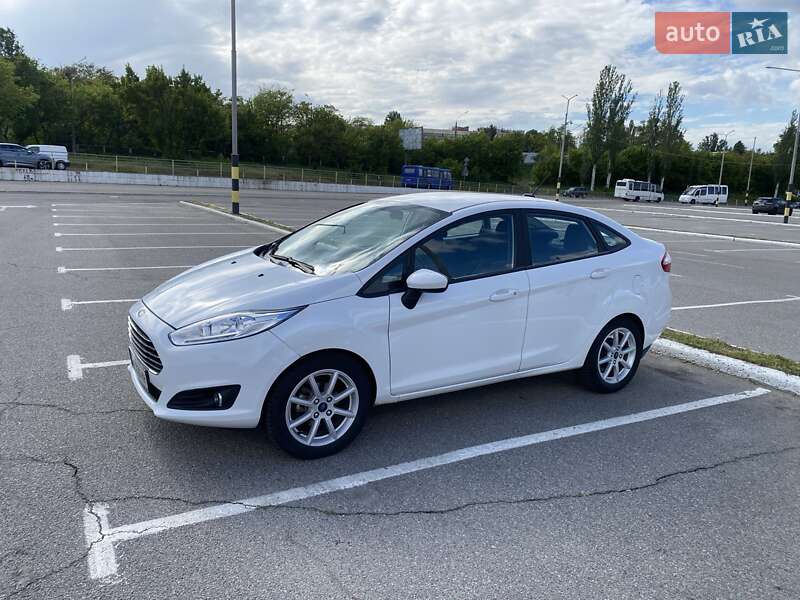 Седан Ford Fiesta 2018 в 