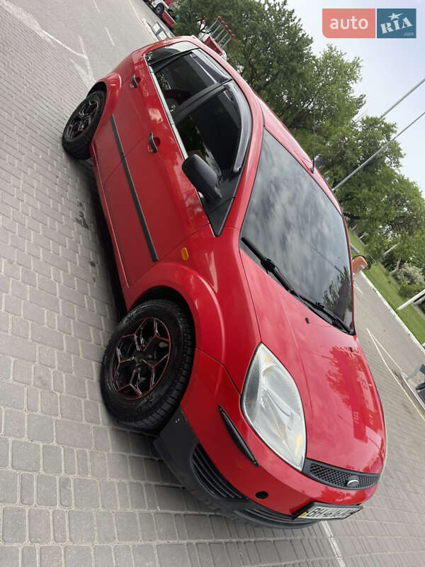 Хэтчбек Ford Fiesta 2005 в Одессе