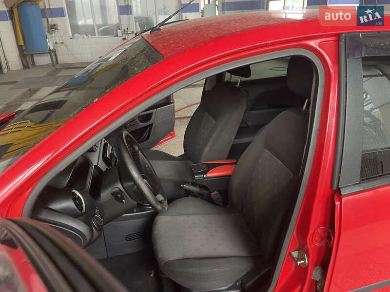Хэтчбек Ford Fiesta 2005 в Одессе