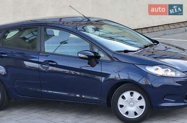 Хетчбек Ford Fiesta 2011 в 