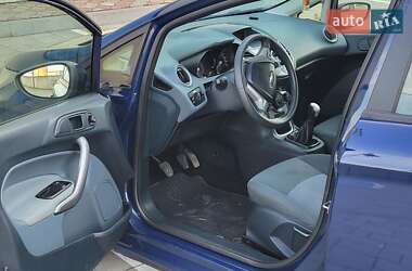 Хетчбек Ford Fiesta 2011 в 