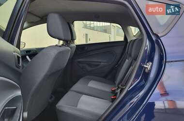 Хетчбек Ford Fiesta 2011 в 