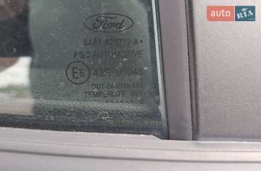 Хэтчбек Ford Fiesta 2013 в 