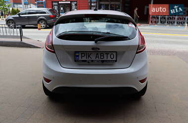 Хэтчбек Ford Fiesta 2017 в 
