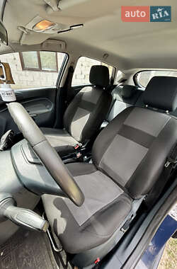Хэтчбек Ford Fiesta 2011 в 