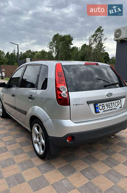 Хэтчбек Ford Fiesta 2007 в 