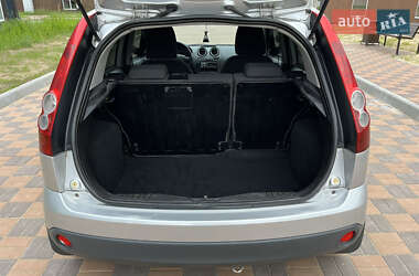 Хэтчбек Ford Fiesta 2007 в 