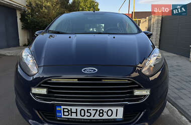 Хэтчбек Ford Fiesta 2013 в 
