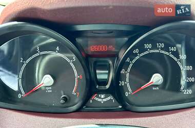 Хэтчбек Ford Fiesta 2011 в 
