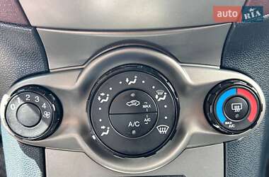 Хэтчбек Ford Fiesta 2011 в 