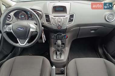 Хэтчбек Ford Fiesta 2016 в 