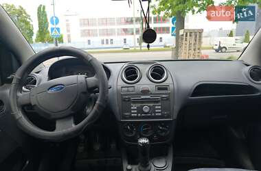 Хэтчбек Ford Fiesta 2008 в 