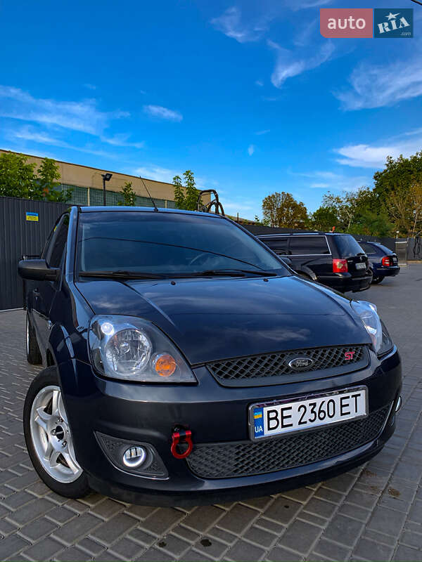 Хэтчбек Ford Fiesta 2007 в 