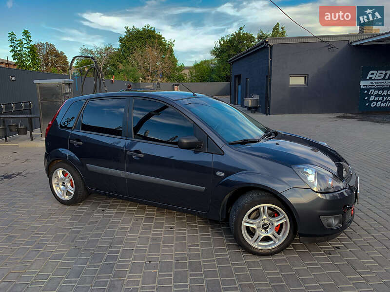 Хэтчбек Ford Fiesta 2007 в Первомайске
