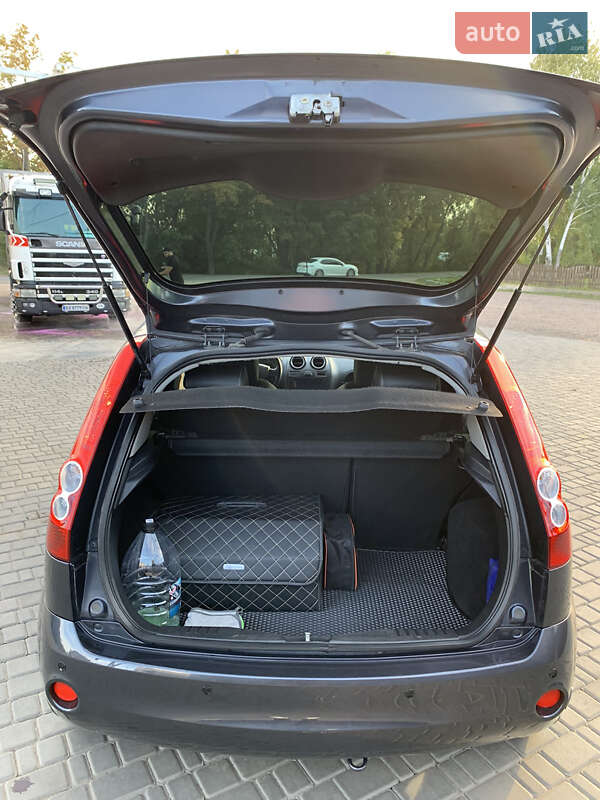 Хэтчбек Ford Fiesta 2007 в Первомайске