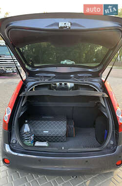 Хэтчбек Ford Fiesta 2007 в 