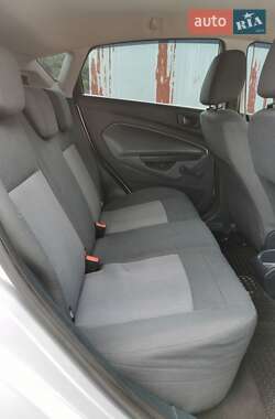 Хетчбек Ford Fiesta 2010 в 