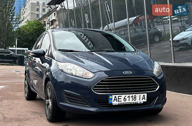 Хэтчбек Ford Fiesta 2015 в Киеве