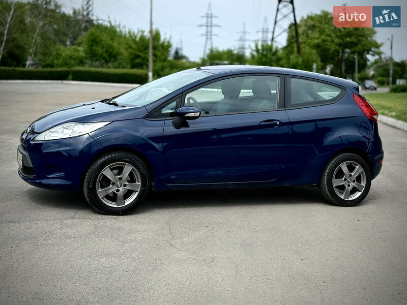Хетчбек Ford Fiesta 2008 в Кам'янському