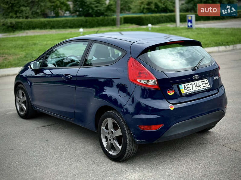 Хетчбек Ford Fiesta 2008 в Кам'янському