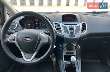 Хетчбек Ford Fiesta 2012 в 