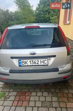 Хэтчбек Ford Fiesta 2005 в 