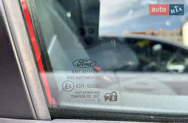 Хэтчбек Ford Fiesta 2012 в 