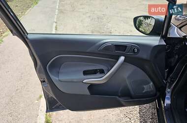 Хэтчбек Ford Fiesta 2010 в 