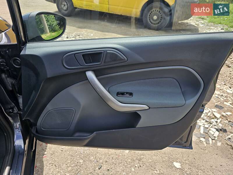 Хэтчбек Ford Fiesta 2010 в Харькове