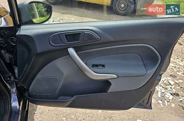 Хэтчбек Ford Fiesta 2010 в 
