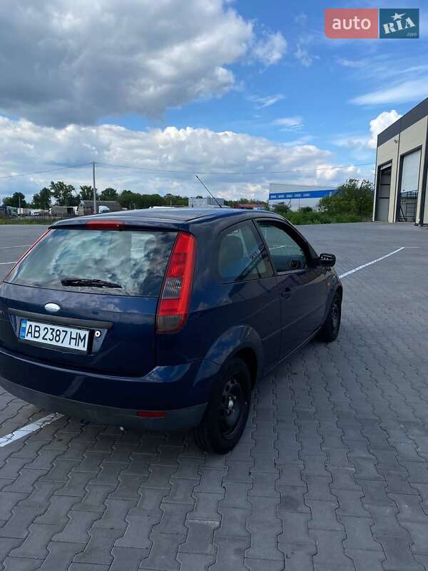 Хэтчбек Ford Fiesta 2004 в Виннице