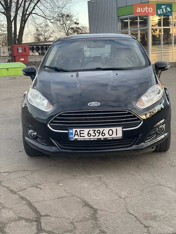 Хетчбек Ford Fiesta 2017 в 
