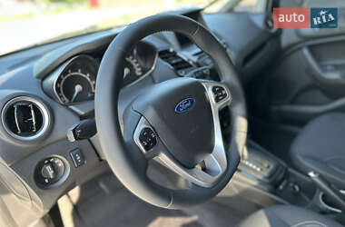 Хэтчбек Ford Fiesta 2019 в 