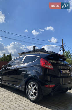 Хэтчбек Ford Fiesta 2010 в 
